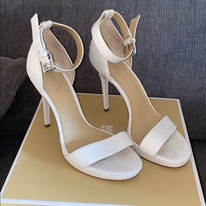 👠 MICHAEL KORS SIENNA SANDAL